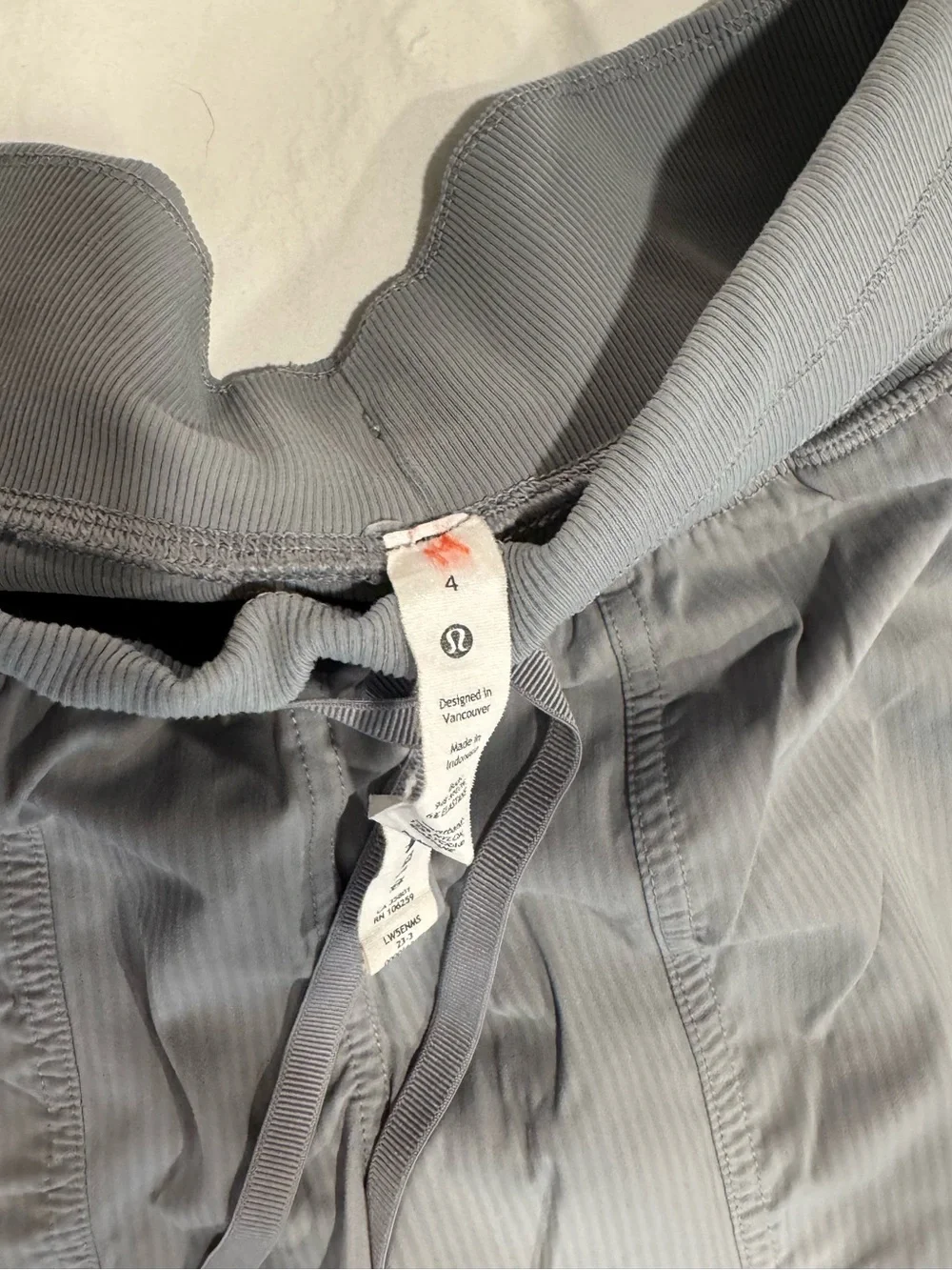 lululemon athletica light gray